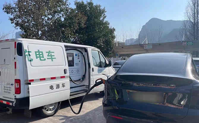 华龙区汽车搭电